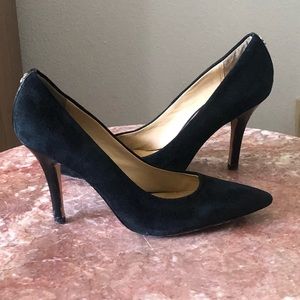 Suede Ellin Pumps